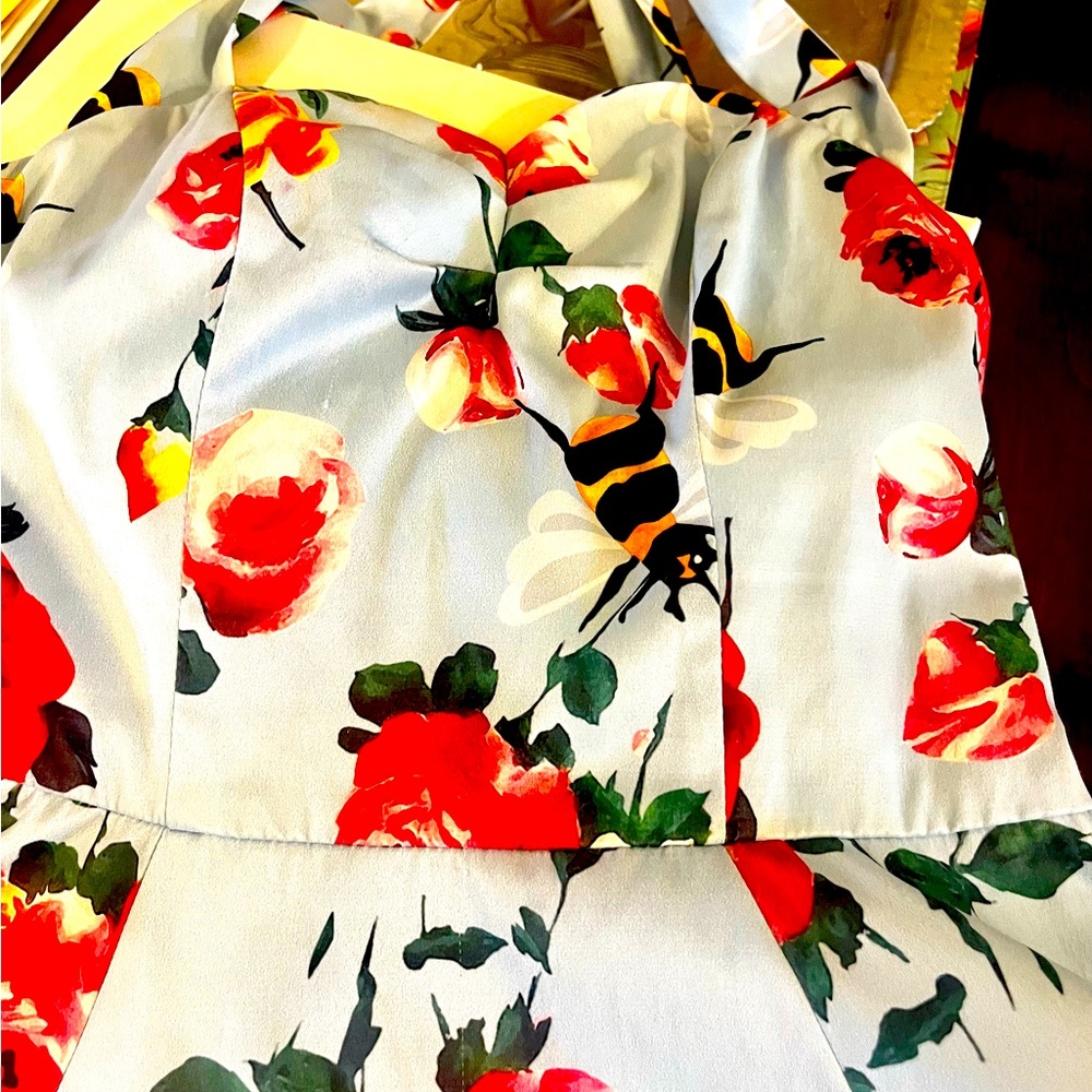 Gorgeous, sateen floral & bumble bee, vintage styled dress!